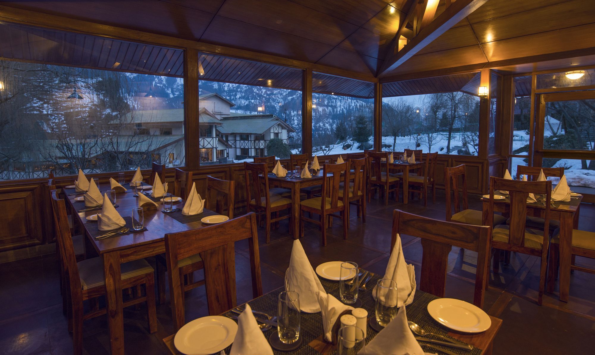 Solang Valley Resort Palchān エクステリア 写真