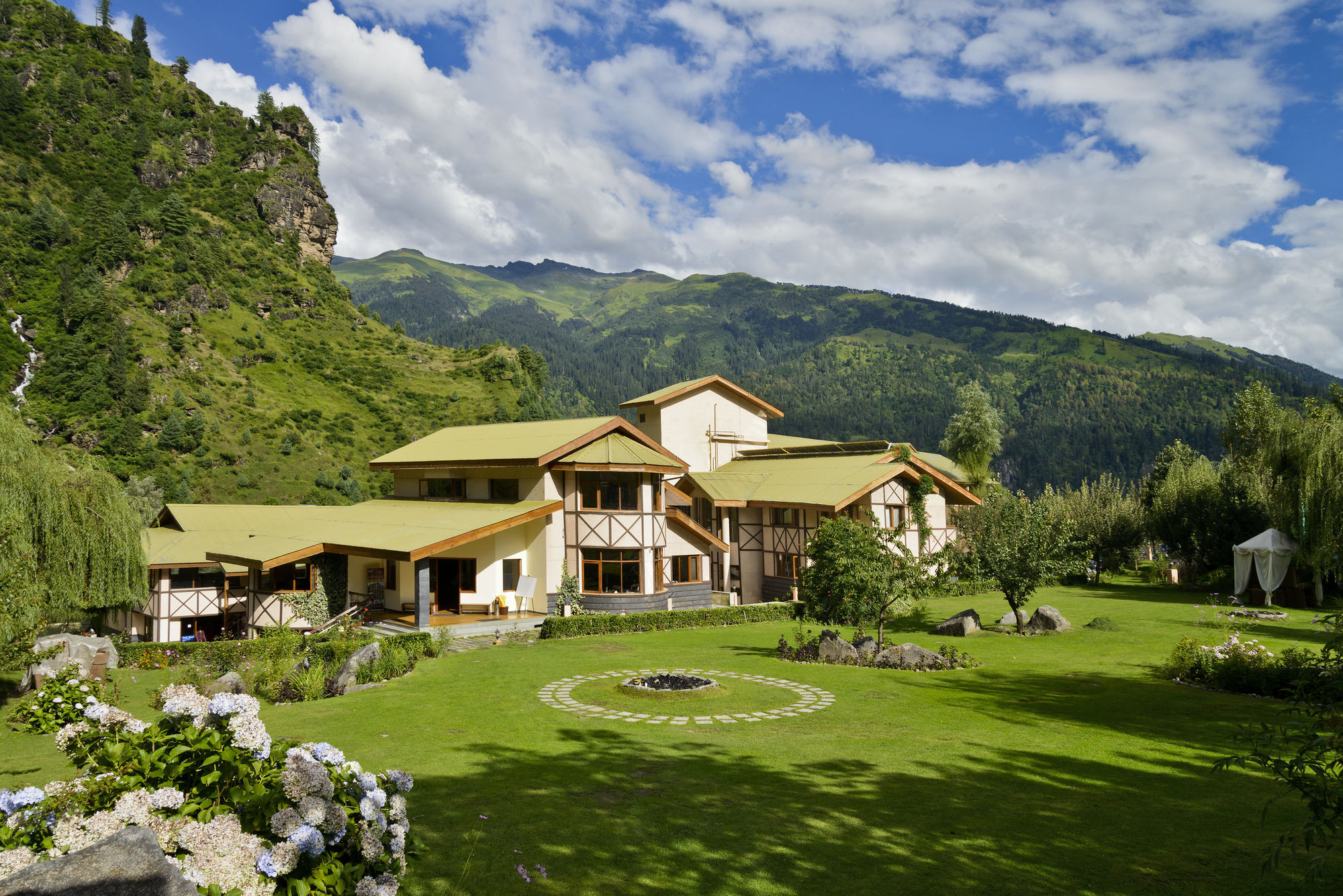 Solang Valley Resort Palchān エクステリア 写真