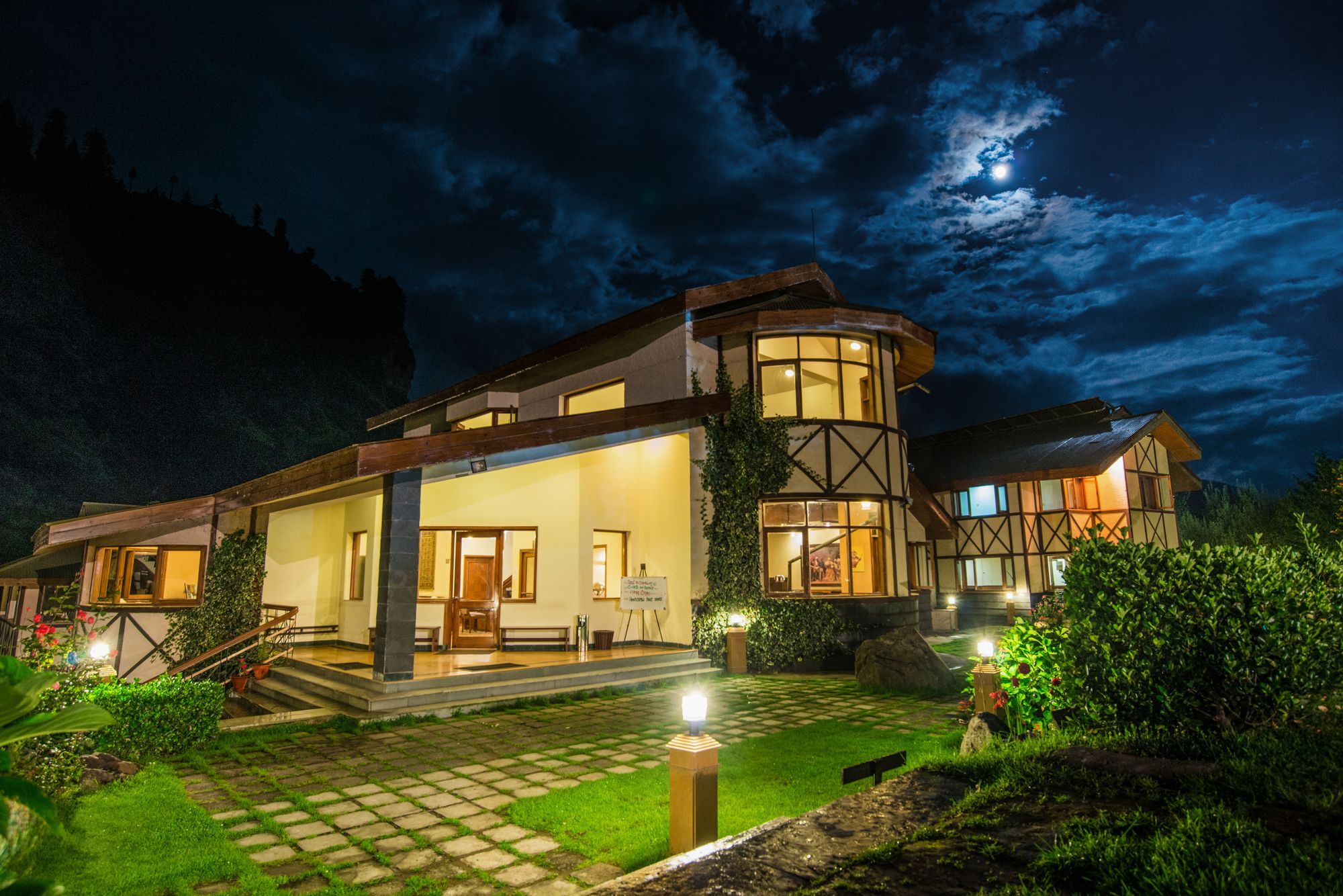 Solang Valley Resort Palchān エクステリア 写真
