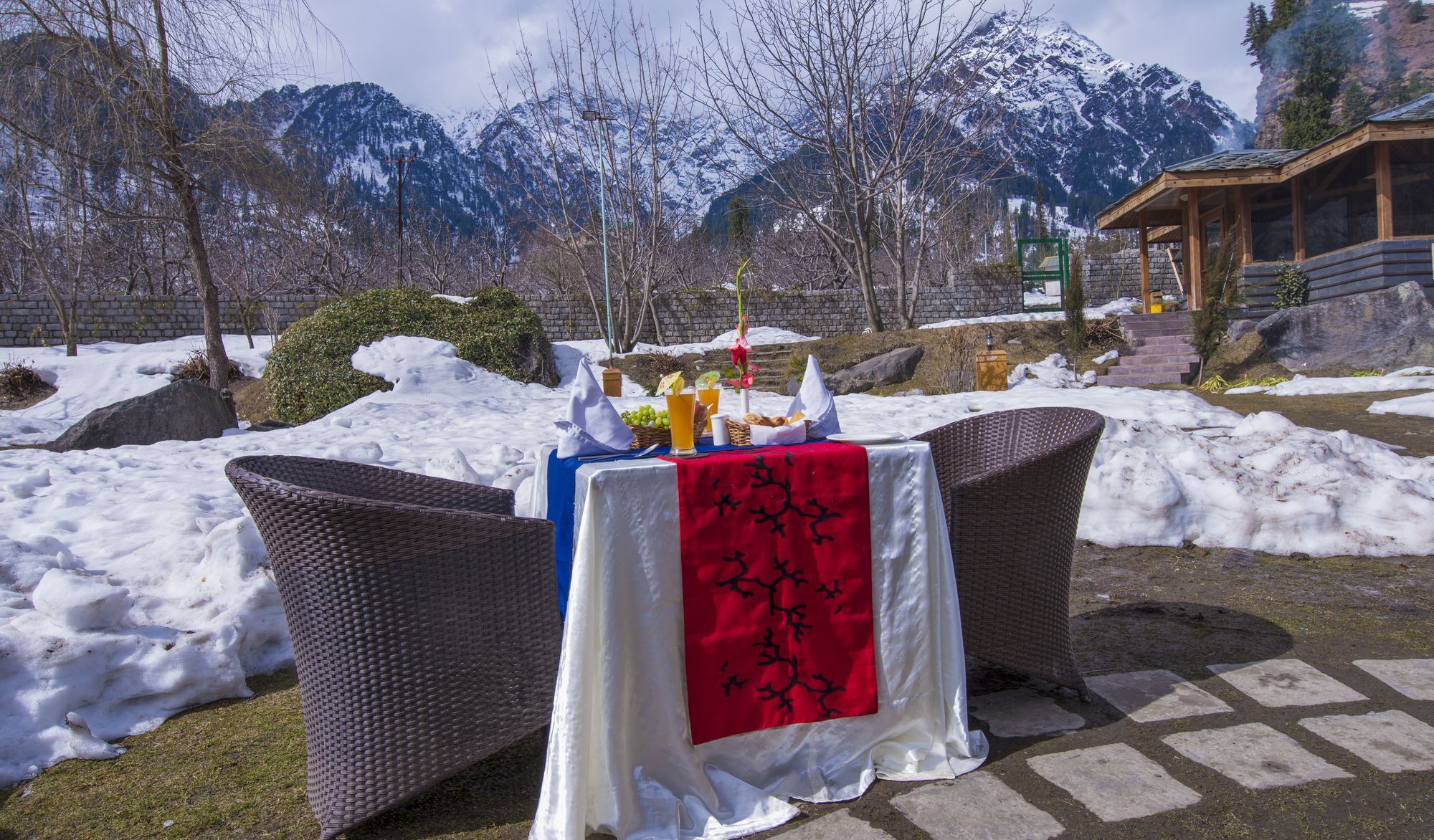 Solang Valley Resort Palchān エクステリア 写真